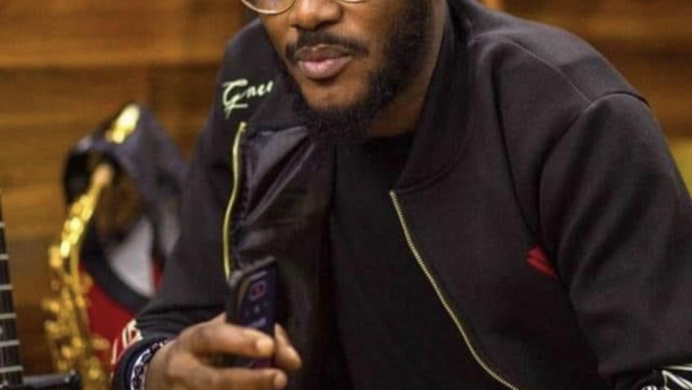 'Nothing is too small to give' 2baba wants more love for IDPs in Nigeria
