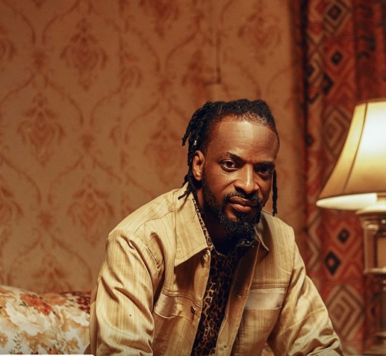 9ice picking up dollars